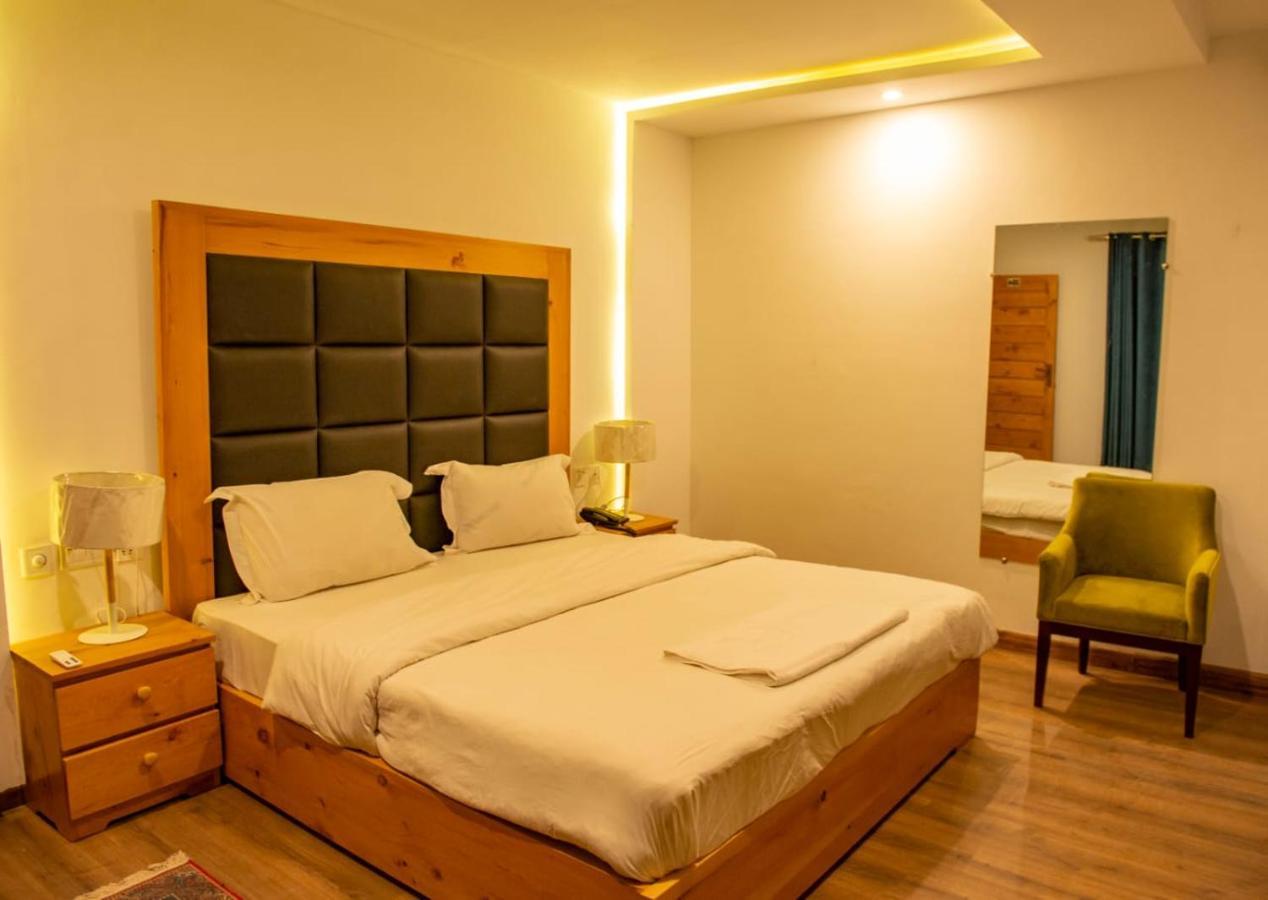 סקרדו Hotel Reego מראה חיצוני תמונה